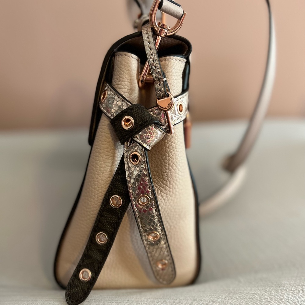 Michael Kors Medium logo cross body/satchel - Picture 5 of 6